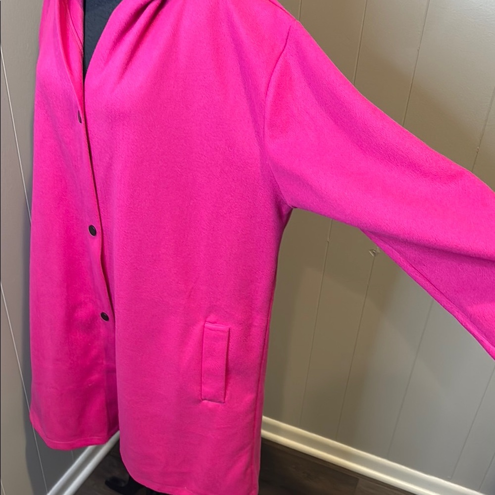 B1 Vibrant Pink Women's 3XL Hooded Coat with Back Ring Embellishments - Picture 5 of 7